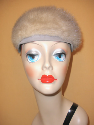 WOMEN\'S VINTAGE 50\'S LORA MINK PILL BOX HAT Vintage Designed By Lora Mink Pillbox Hat Cream Ivory Union  main image 2