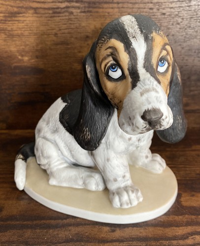 Vintage HOMCO Masterpiece Porcelain Basset Hound Puppy Figurine 5.5" x 6" Mexico