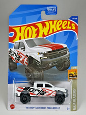 Hot Wheels '19 Chevy Silverado Trail Boss LT Baja Blazers 7/10 Borla White
