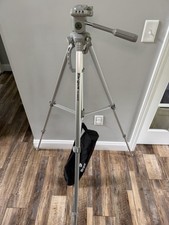Targus TG-6660TR Camera Tripod 26  -55  Adjustable Aluminum w/ Carry Bag
