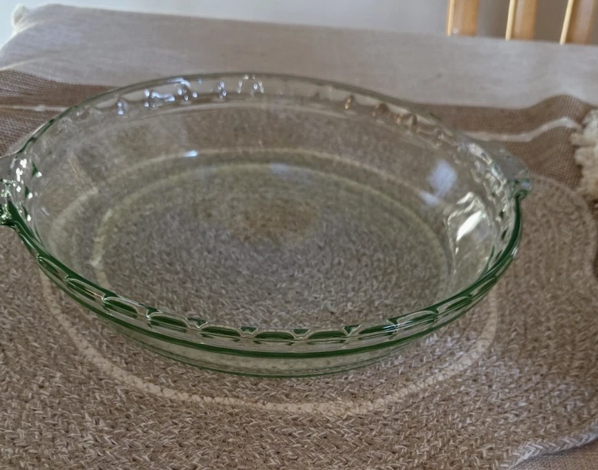 Martha Stewart Green Fluted Pie Plate Dish w/ Tab Handles 9.5" Glass