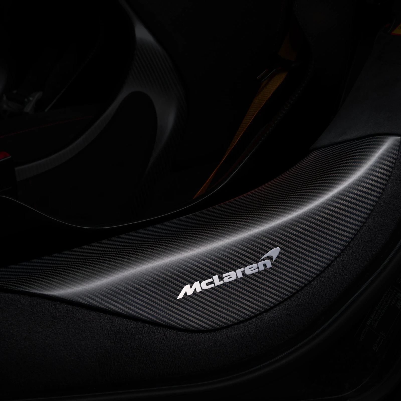 McLaren ASSY SILL COVER CF- LH - 1214NB859CPCFS