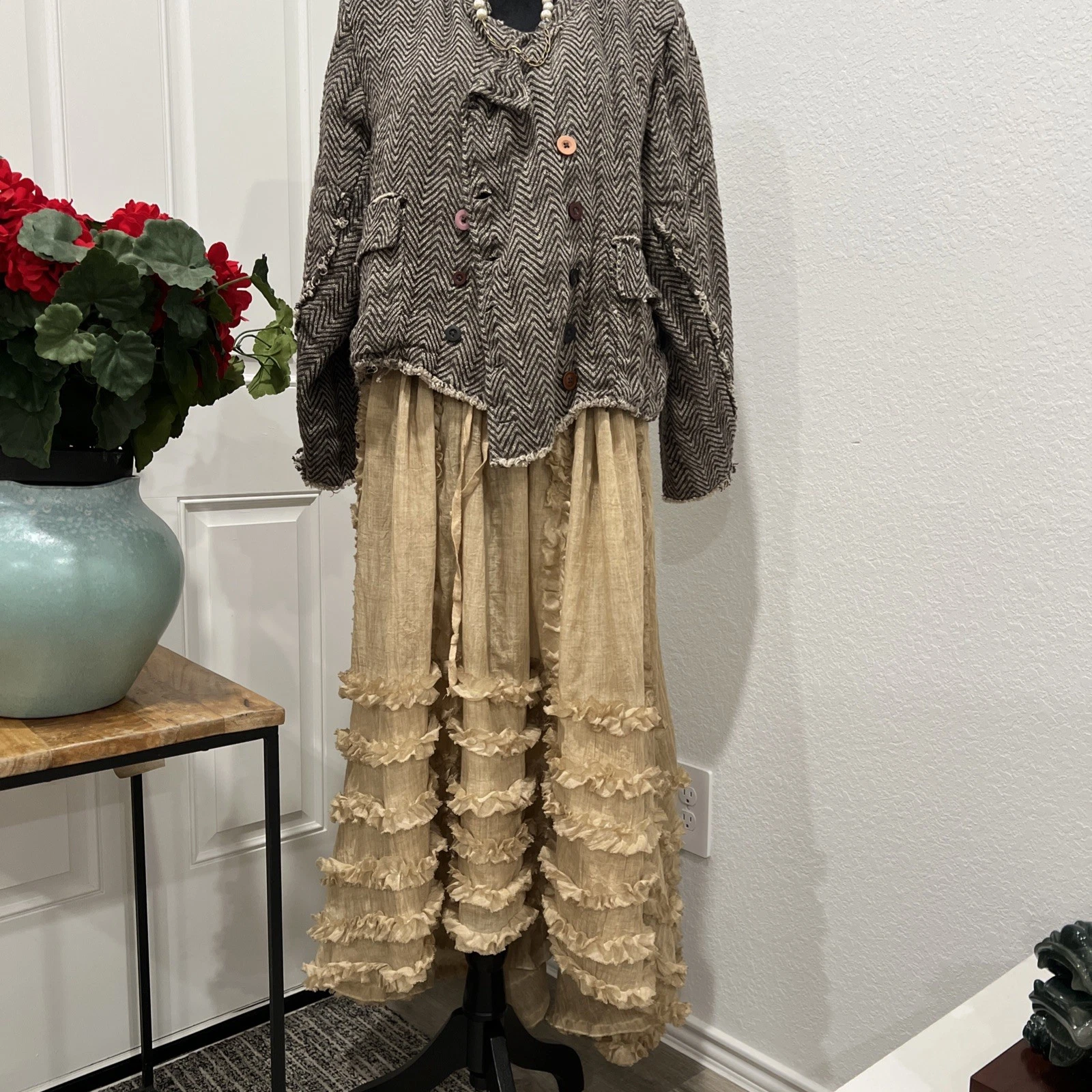 Jaded Gypsy Ruffle Skirt OS (item 26.4)
