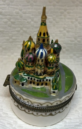 St. Basil's Cathedral Hand Painted Trinket Box *EXCELLENT CONDITION* - Picture 2 of 11