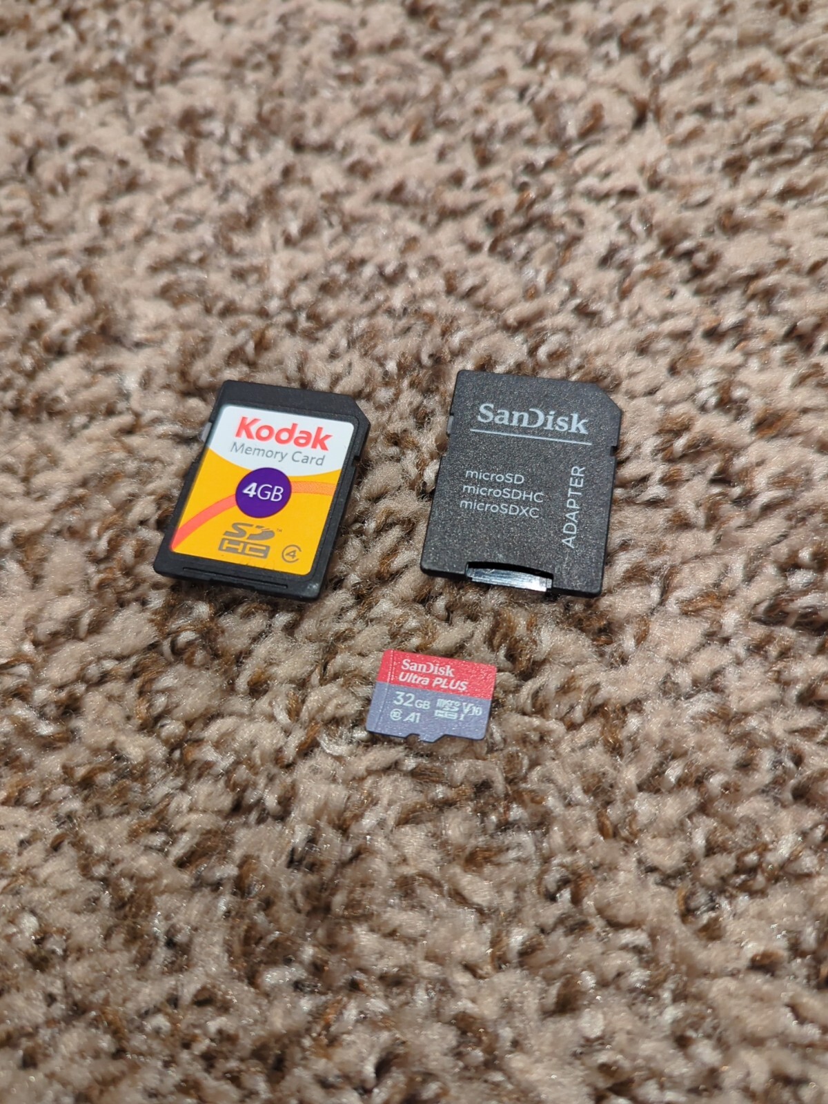 Sd Card 4 GB Micro SD  32 GB And Adaptor-image