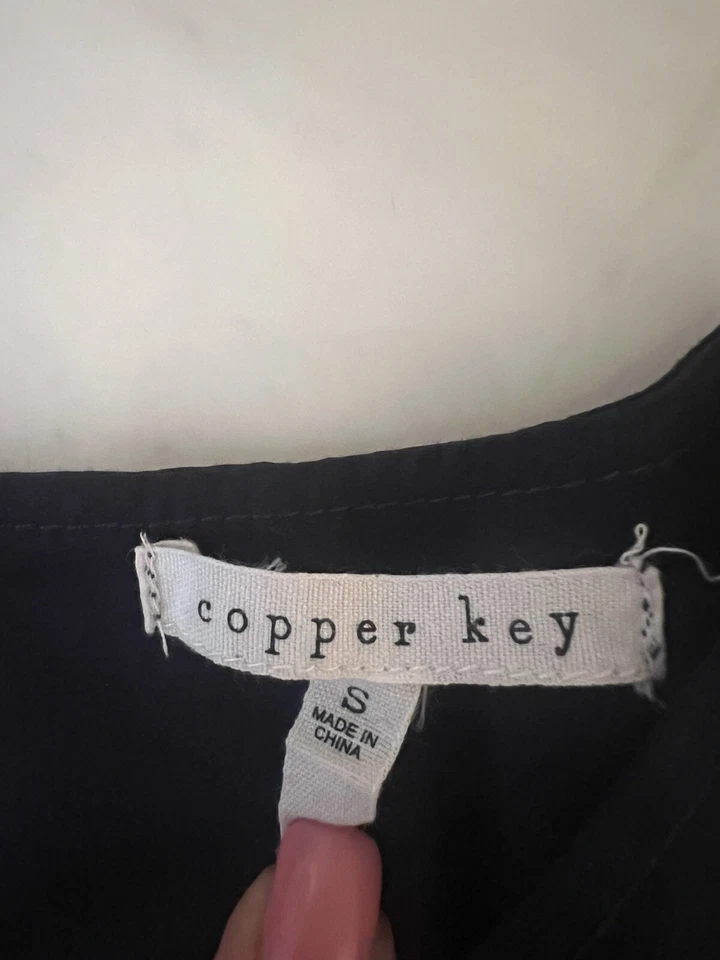 Copper Key Women’s Size S Navy Ruffle Off/Cold-Shoulder Top Flowy Versatile - Image 4 of 4