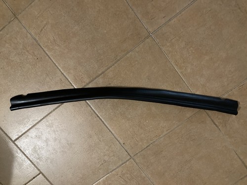 Guarnizione Batti Cofano Posteriore PORSCHE 911 G SC '74-'86 - Foto 2 di 4