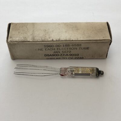 5672 RAYTHEON/MULLARD FLYING LEAD NOS BOXED VALVE/TUBE