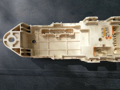 1994 Toyota Pickup Hilux Surf 4Runner Main Fuse Panel Relay 1994 Toyota Pickup Hilux Surf 4Runner Main Fuse Panel Relay