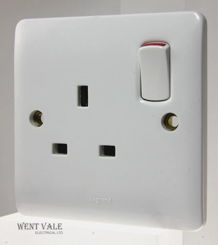 Legrand Synergy - 7300 66 - 13a One Gang Single Pole Switched Socket New
