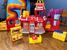 McDonald's McDonaldland Restaurant Playset w/ Figures Drive-Thru Pieces 2000