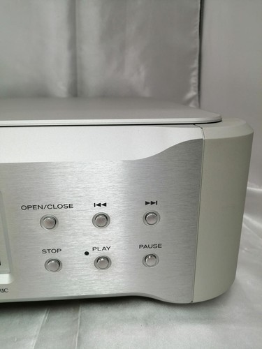 Esoteric K-05 SACD Player 32-bit DAC CD-RW Optical/Coax Outputs Used - Picture 4 of 14