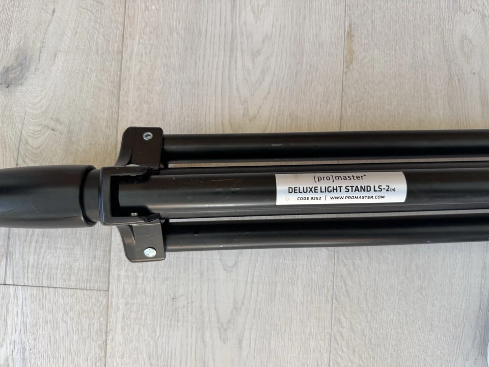 Soporte de luz ProMaster Deluxe LS-2(N) AJUSTABLE, RESISTENTE Foto 2 de 4