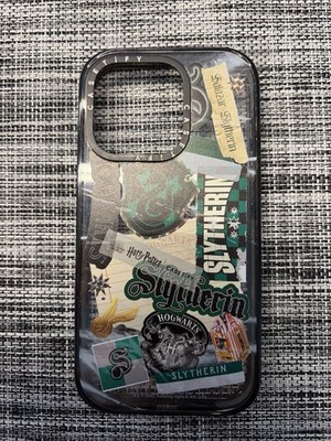 CASETIFY Handyhülle iPhone 14 Pro Motiv  Harry Potter Slytherin 