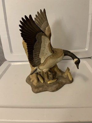 Ski Country Ducks Unlimited Duck  Decanter Large 12  Tall Empty 1986 Goose Rare