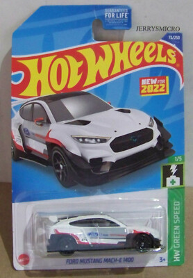  HOT WHEELS HW GREEN SPEED FORD MUSTANG MACH-E 1400 IN WHITE #1/5 OR #73/250