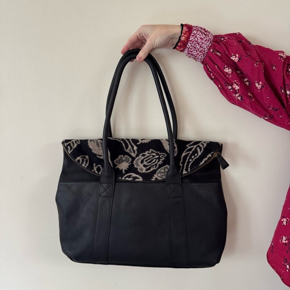 PENDLETON Virgin Wool and Leather Leaf Print Larg… - image 3