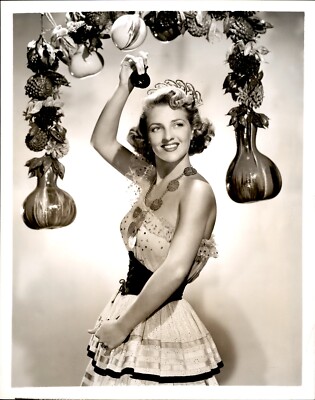 BR45 1952 Rare Original Photo DORIS SINGLETON December Bride Stunning