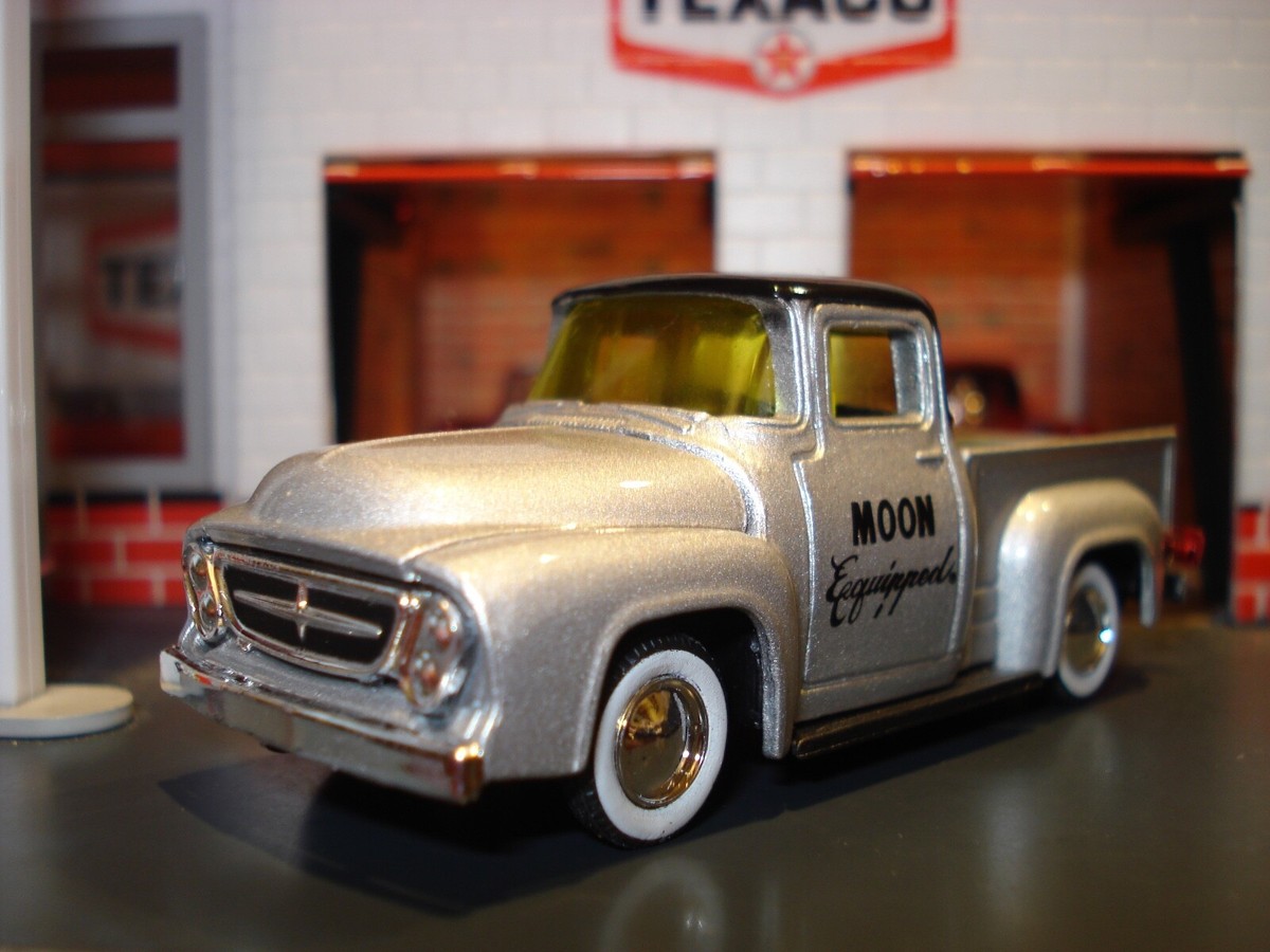 1/24 M2 machines '56 MOONEYES フォード F-100 M2 MACHINES MOONEYES 1956 FORD F-100 PICKUP TRUCK R58 YELLOW