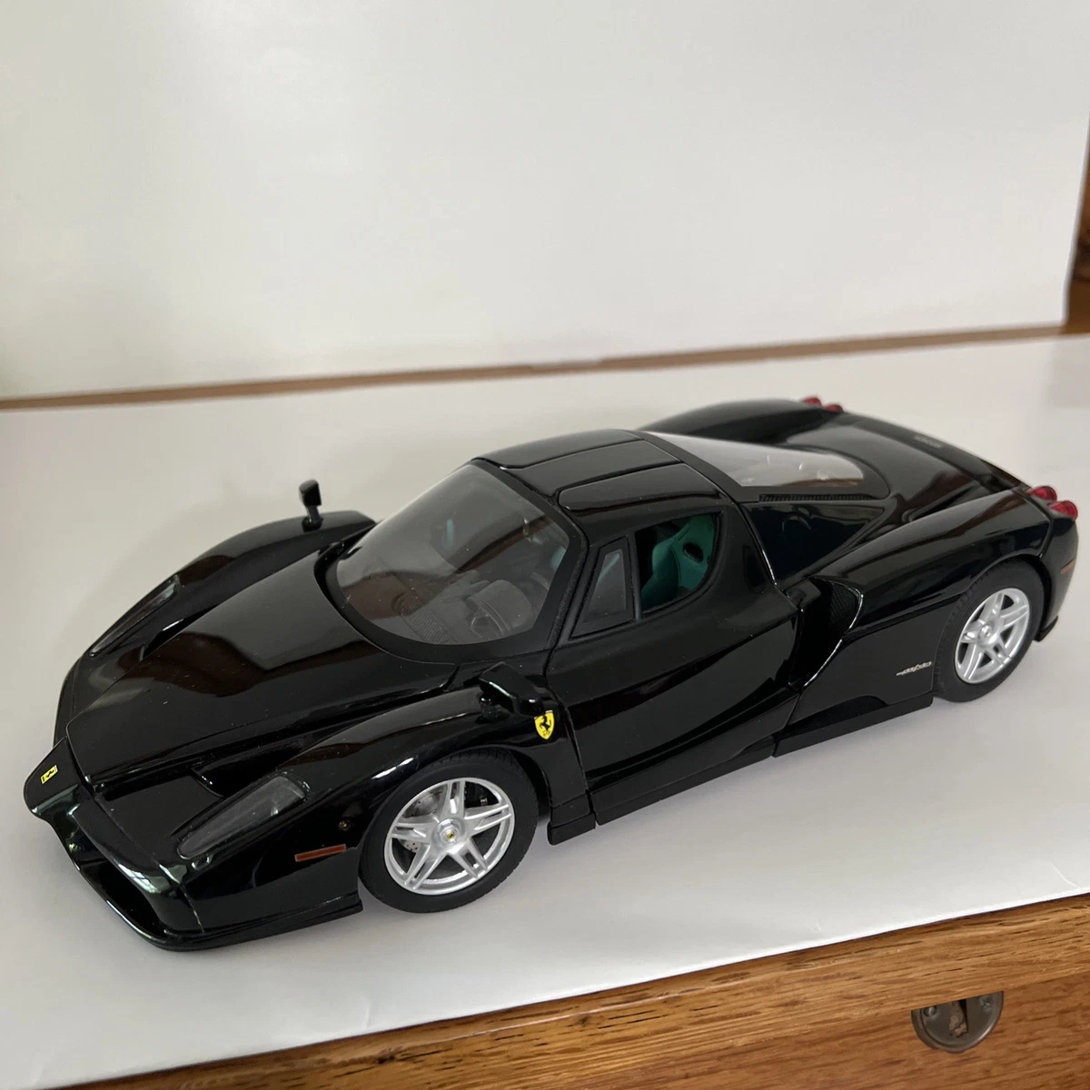 Hot Wheels Ferrari Elite 1:18 Scale Diecast Cars, Trucks & Vans
