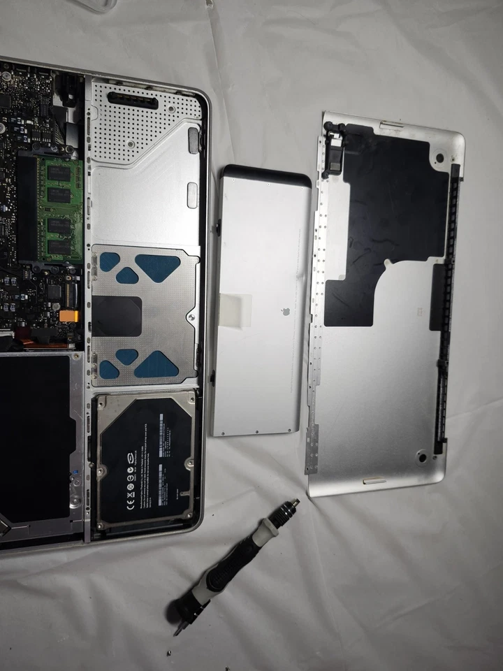 Apple MacBook Pro A1278 13" Intel Core i5 2.5Ghz CPU 8GB RAM 256G SSD - Image 4 of 4