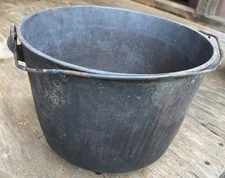 Old/Antique Cast Iron 3 Leg Bean Pot Kettle Cauldron #8