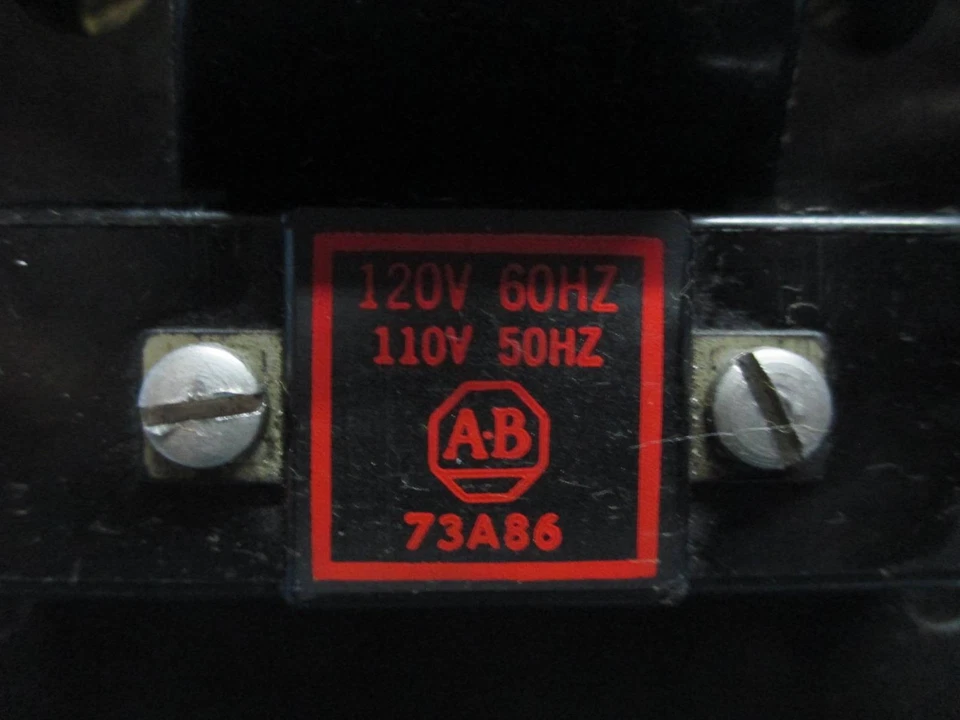 Allen Bradley AB 715VX-DOD12 Talla 3 Dos 2 Velocidades Arrancador 120V Bobina 50 HP Talla 3 D0D Foto 3 de 4