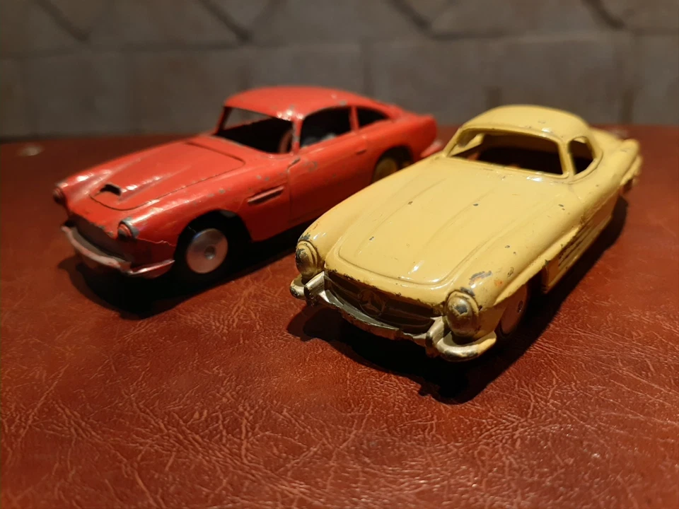 Corgi Toys Classic Aston Martin DB4 & Mercedes Benz 300SL ORIGINALI - Immagine 4 di 4