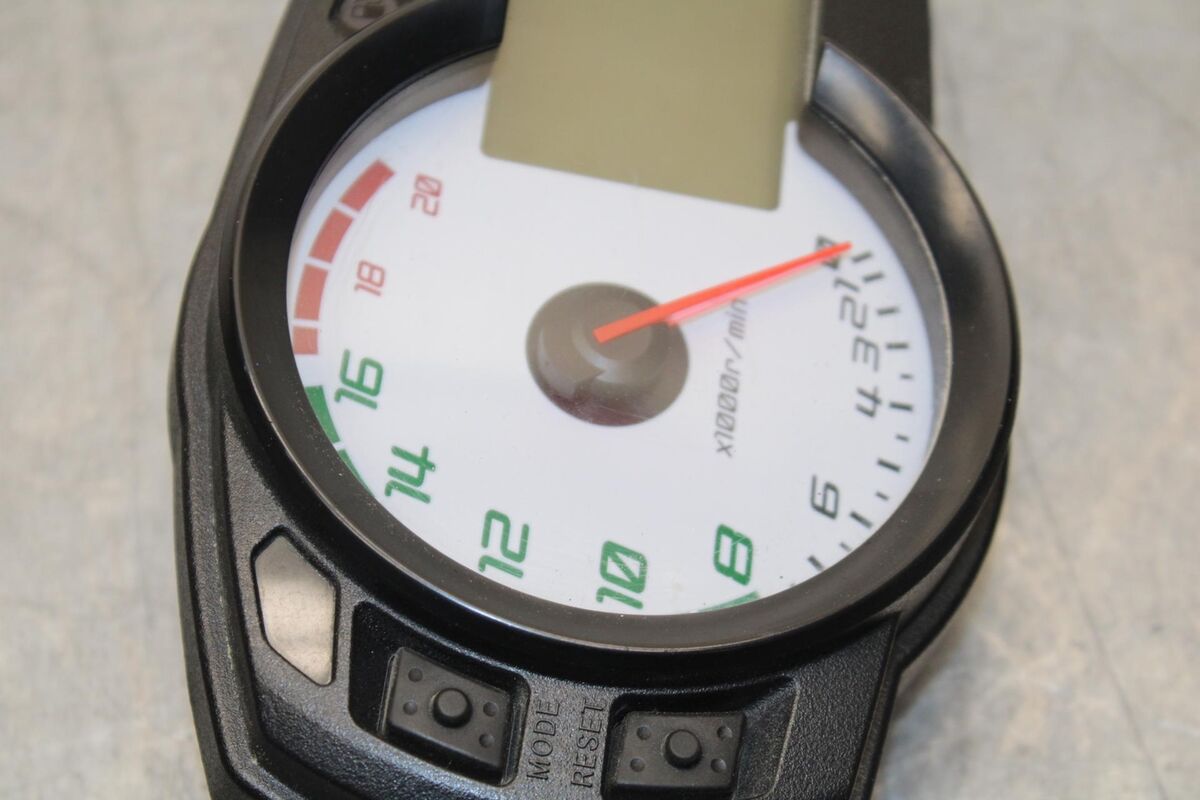 2011 Kawasaki Ninja ZX6R ZX600R SPEEDO TACH GAUGES DISPLAY 2011 Kawasaki Ninja ZX6R ZX600R SPEEDO TACH GAUGES DISPLAY