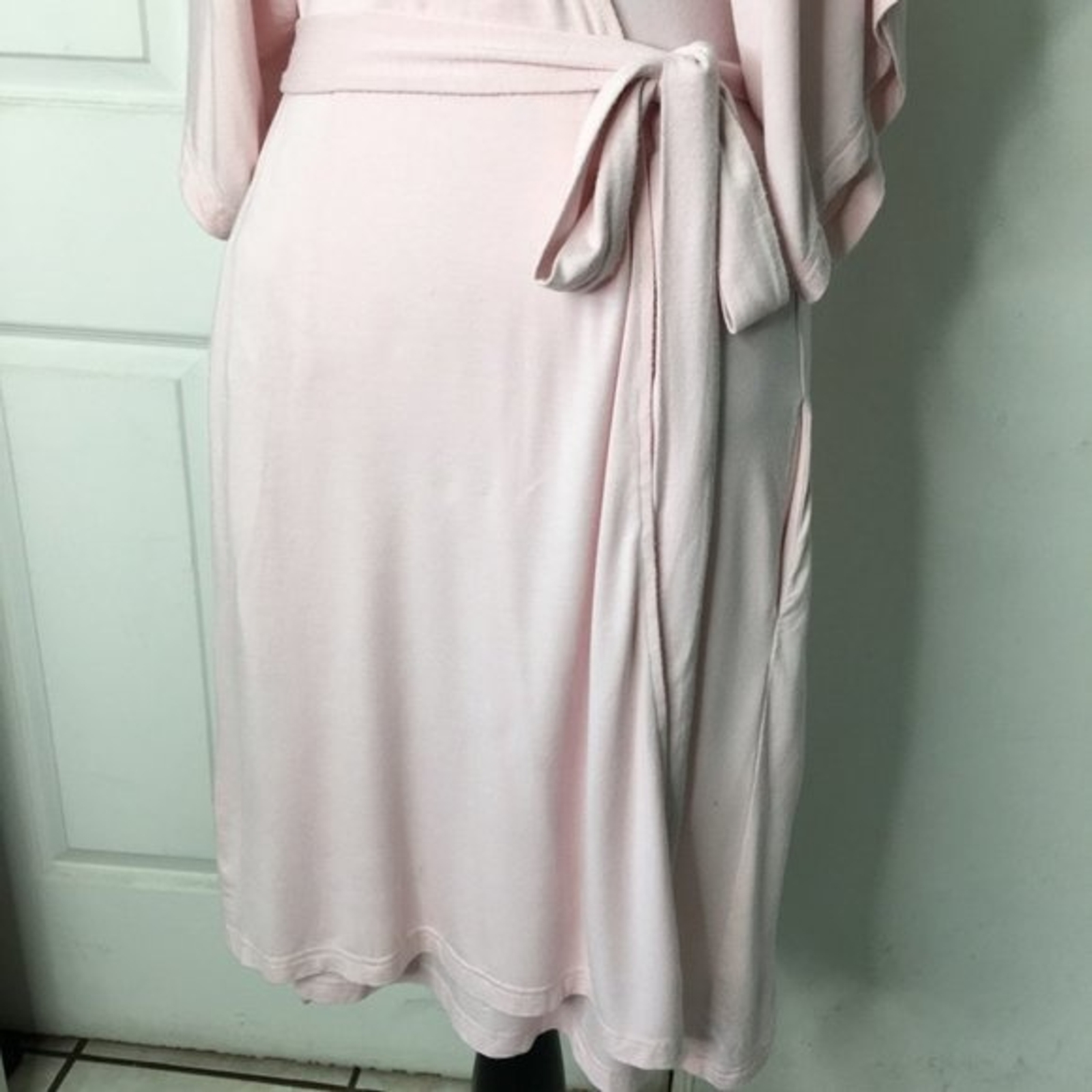 Barefoot Dreams Light Pink Wrap Robe Size Small Short… Gem