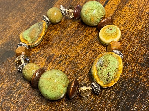 Earth tone beaded bracelet - Picture 8 of 13