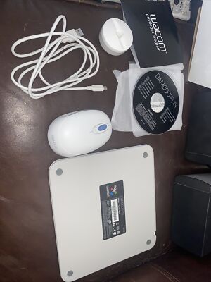 Wacom Bamboo Fun CTE450W USB Drawing Tablet With Mouse  Cable Holder & Cd White