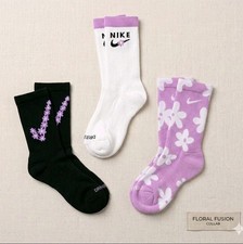 Nike Floral Logo Crew Socks Multicolor Flowers Print 3 Pairs Size M Teens