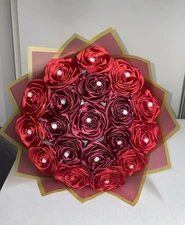 Ramo Buchón  De Rosas Eternas De 19  En Color Vino Rojo Ideal Para Cumpleaños.