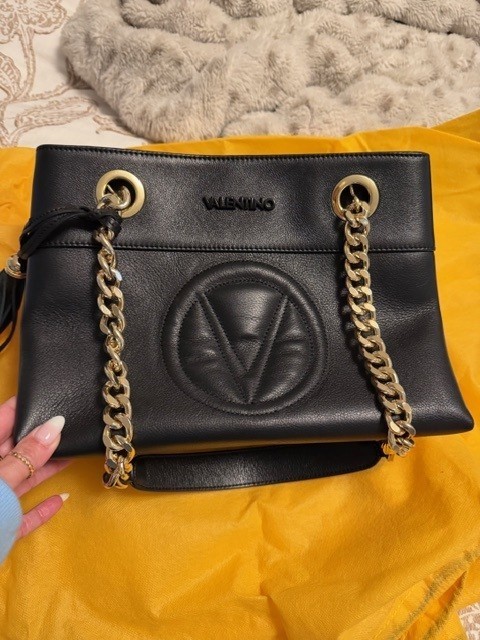 バッグ Vintage Valentino Garavani Chain ToteBag Valentino Garavani Black Leather Chain Tote Bag Gold Hardware Made