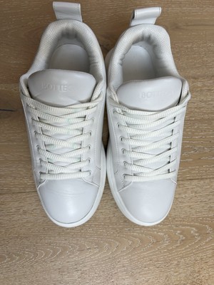 Bottega Veneta Pillow sneakers, White. Size 41EU. Very Good Condition.