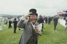 English horse racing journalist pundit John McCririck in top hat f- Old Photo