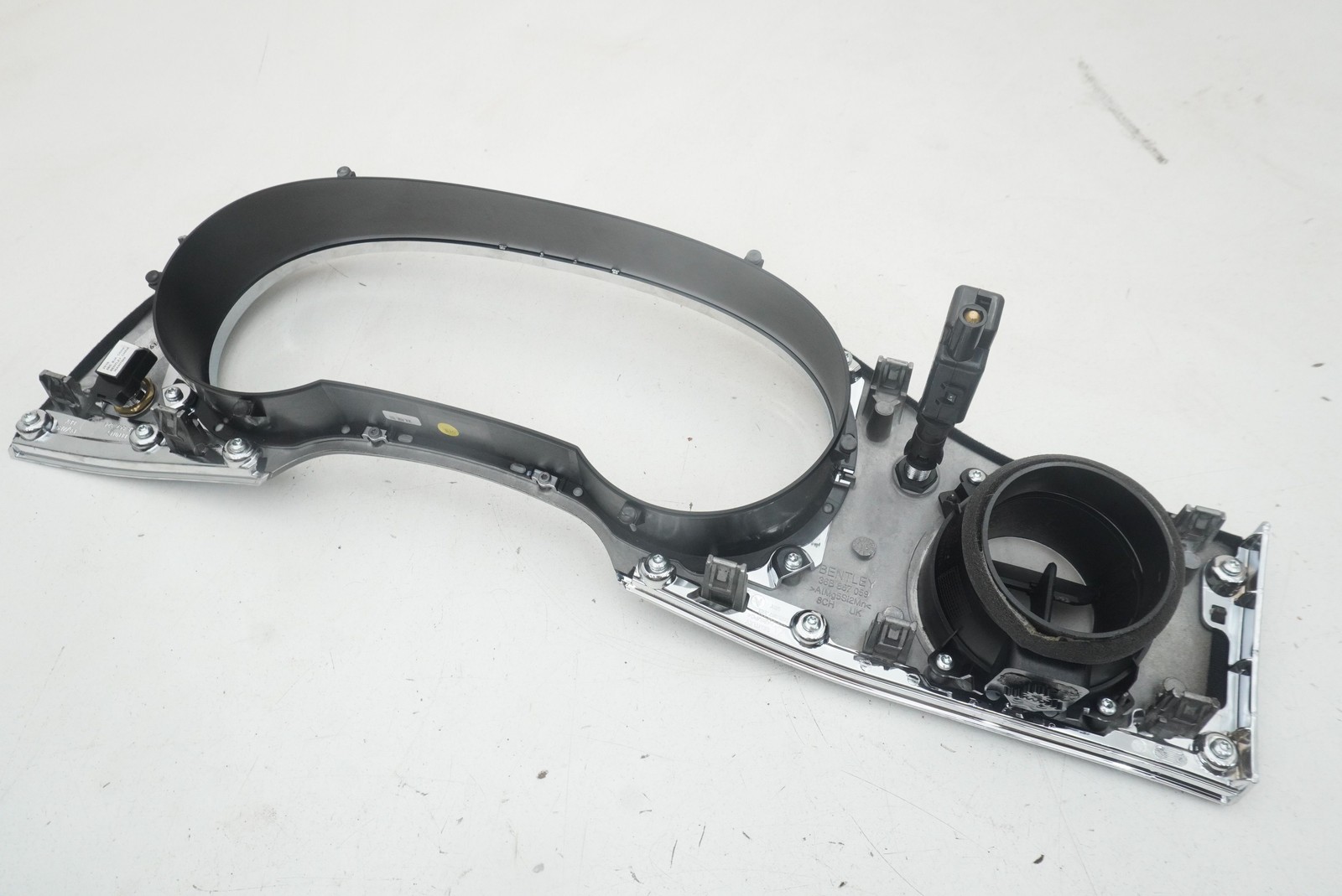 Bentley Bentayga Air vent trim P/N 36B857053A