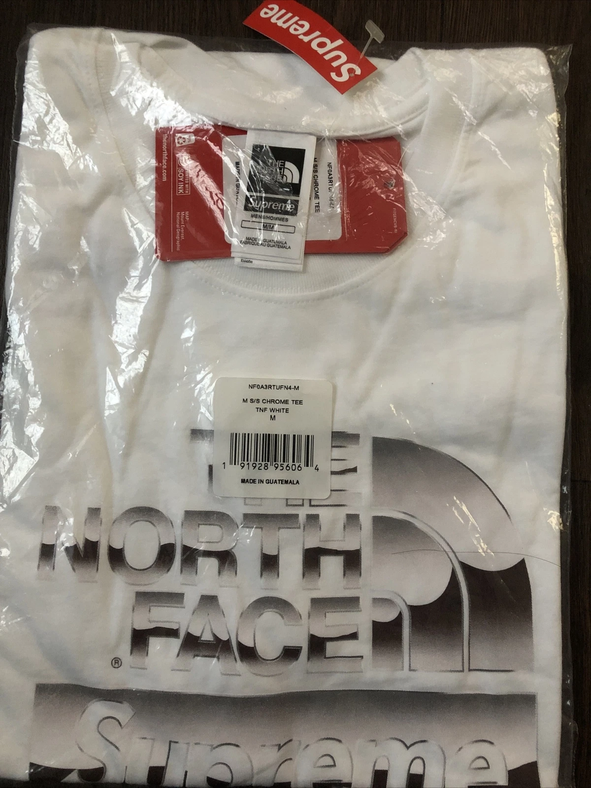 T shirt logo métallique Supreme X The North Face !!!!!Taille moyenne !!! NEUF AVEC ÉTIQUETTES !!!SS18 !!!