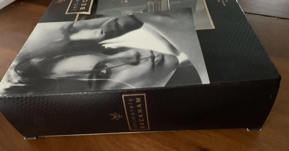Intimately Beckham Men 2 piezas eau de toilette y lavado de cabello/cuerpo sin usar con caja original Foto 2 de 4