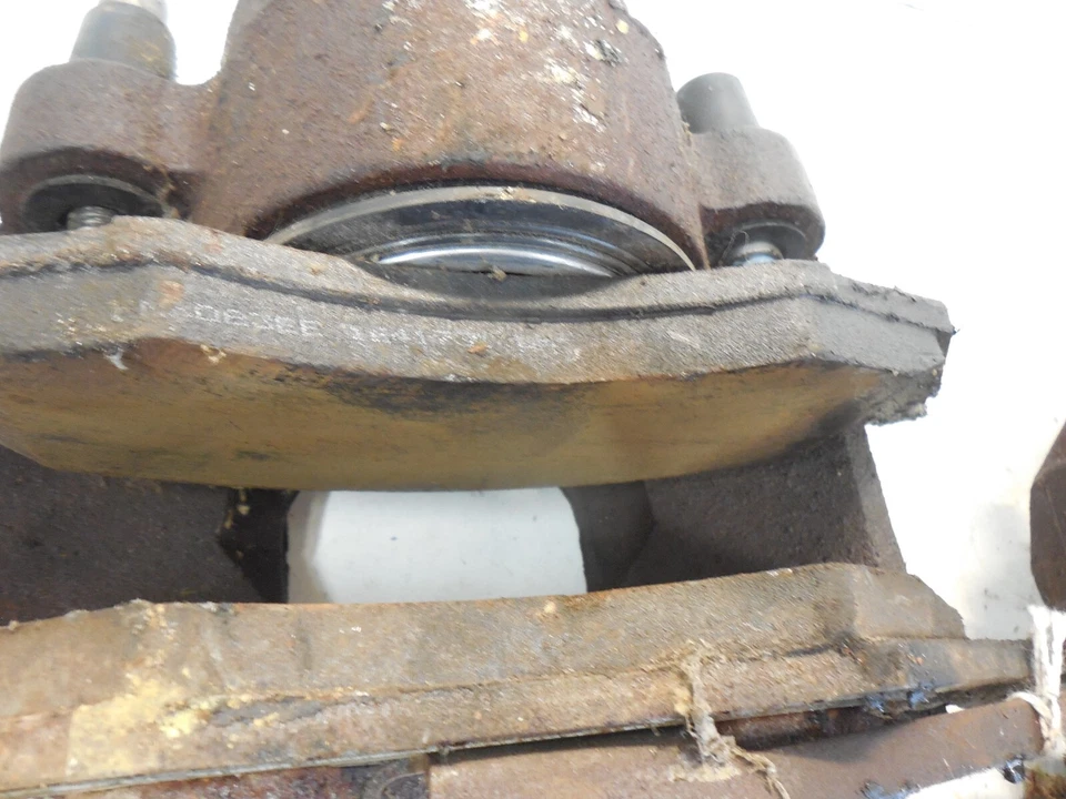 Pinza de freno delantera derecha e izquierda Ford Thunderbird 1989-92 Cougar Foto 3 de 4