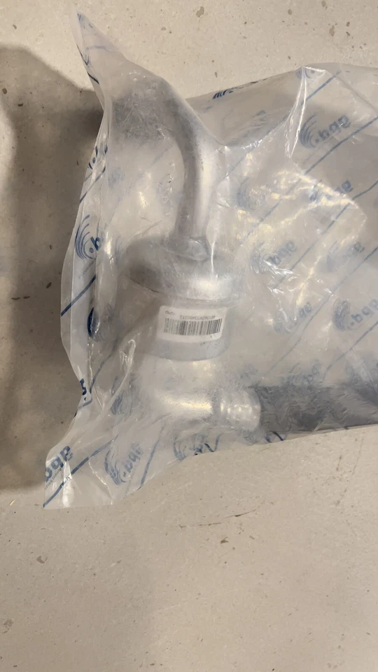 Una manguera de succión de refrigerante GPD A/C 4812636 nueva para Ford Foto 3 de 4