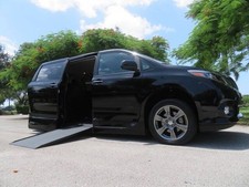 2017 Toyota Sienna SE Premium 8 Passenger 4dr Mini Van