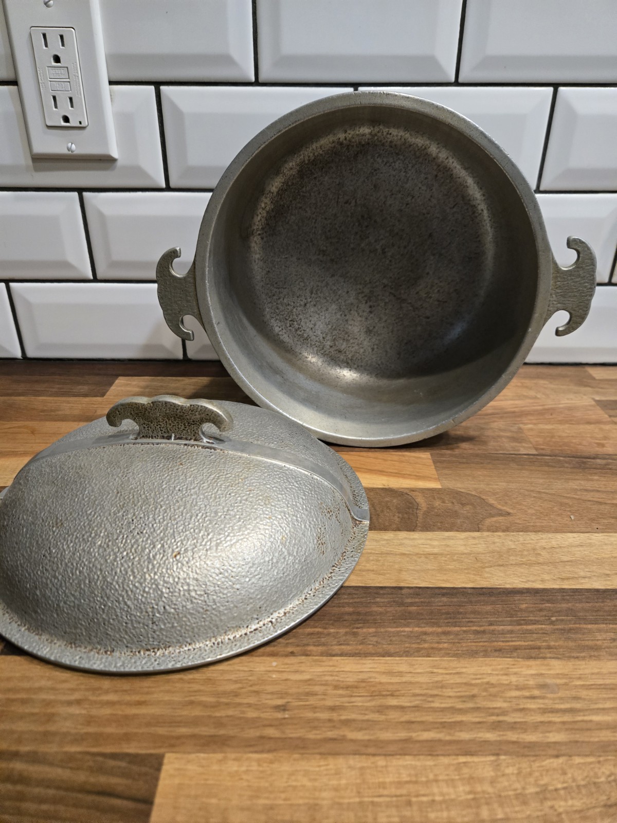 Guardian Service Aluminum Ware. Covered Dual- Purpose Cookware