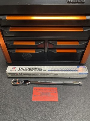 MATCO 16 PIECE 1/4'' AND 11MM DUAL DRIVE METRIC 6 POINT LOW PROFILE SOCKET SET