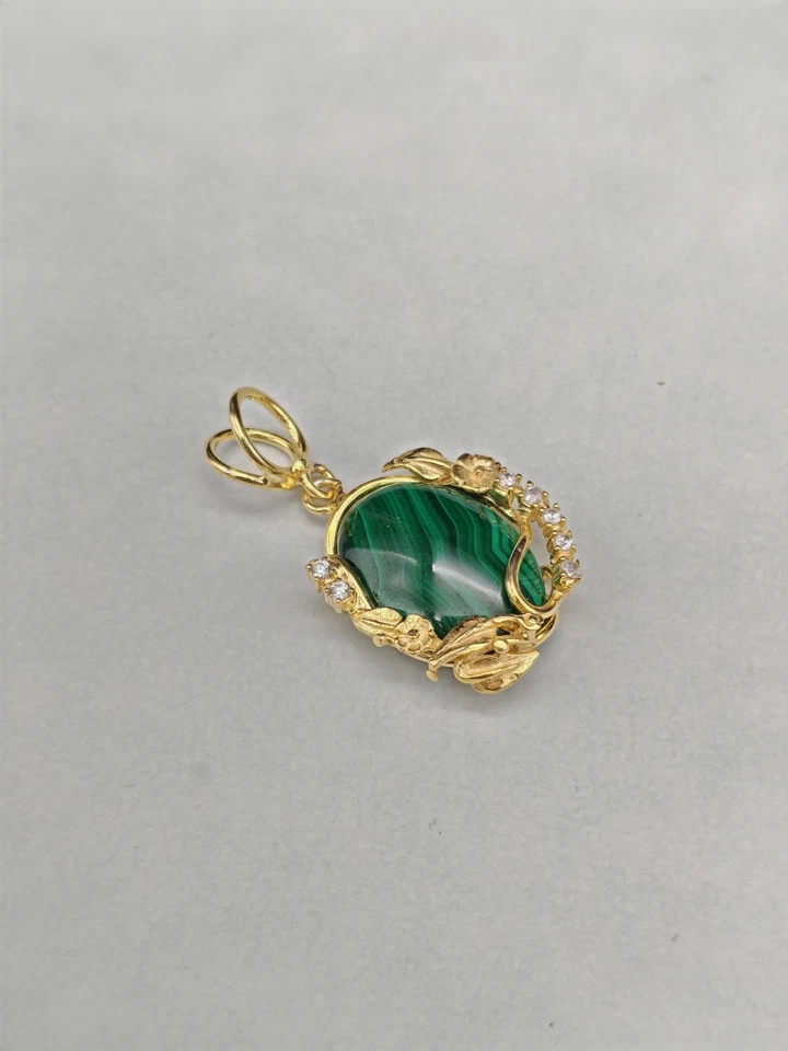Ciondolo donna malachite verde argento 925 placcato oro giallo fatto a mano - Immagine 3 di 4
