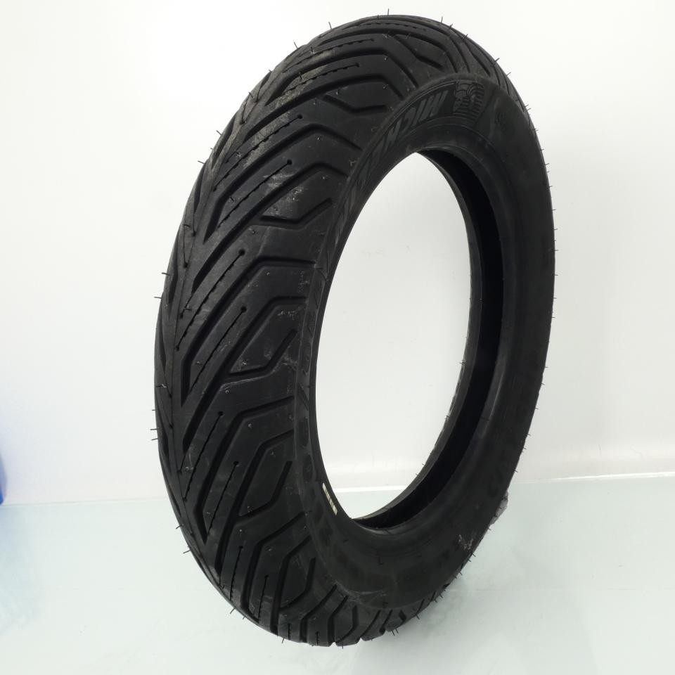 Pneu Michelin 110-90-13 pour affronter la ville en Aprilia Atlantic