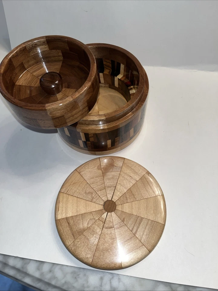 Contenedores de almacenamiento decorativos artesanales de madera usados Foto 4 de 4