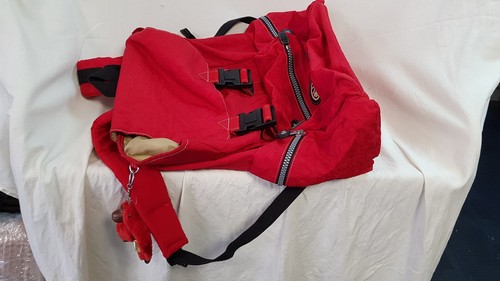 Kipling Carlos Backpack Rucksack (Red) with Monkey Keyring Charm - 第 17/18 張圖片