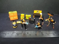 1:64 Scale Detail Shop figures with Armor All Shop Tools & Garage Equipment